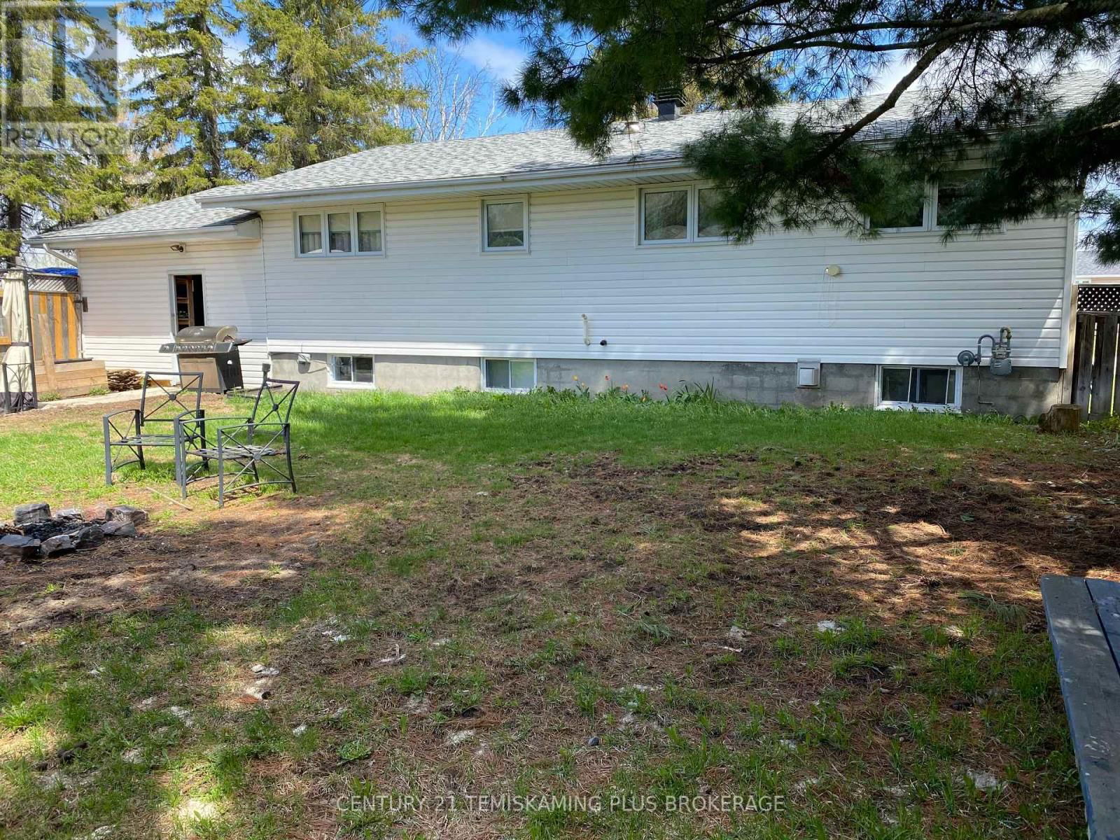 516 ROSS AVENUE Image 26