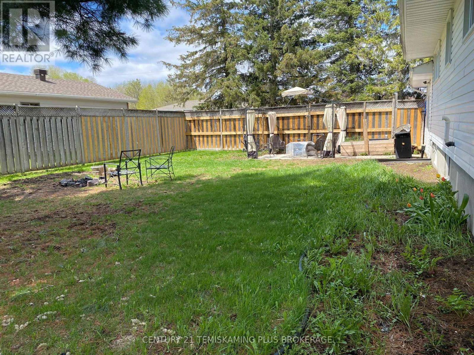 516 ROSS AVENUE Image 27