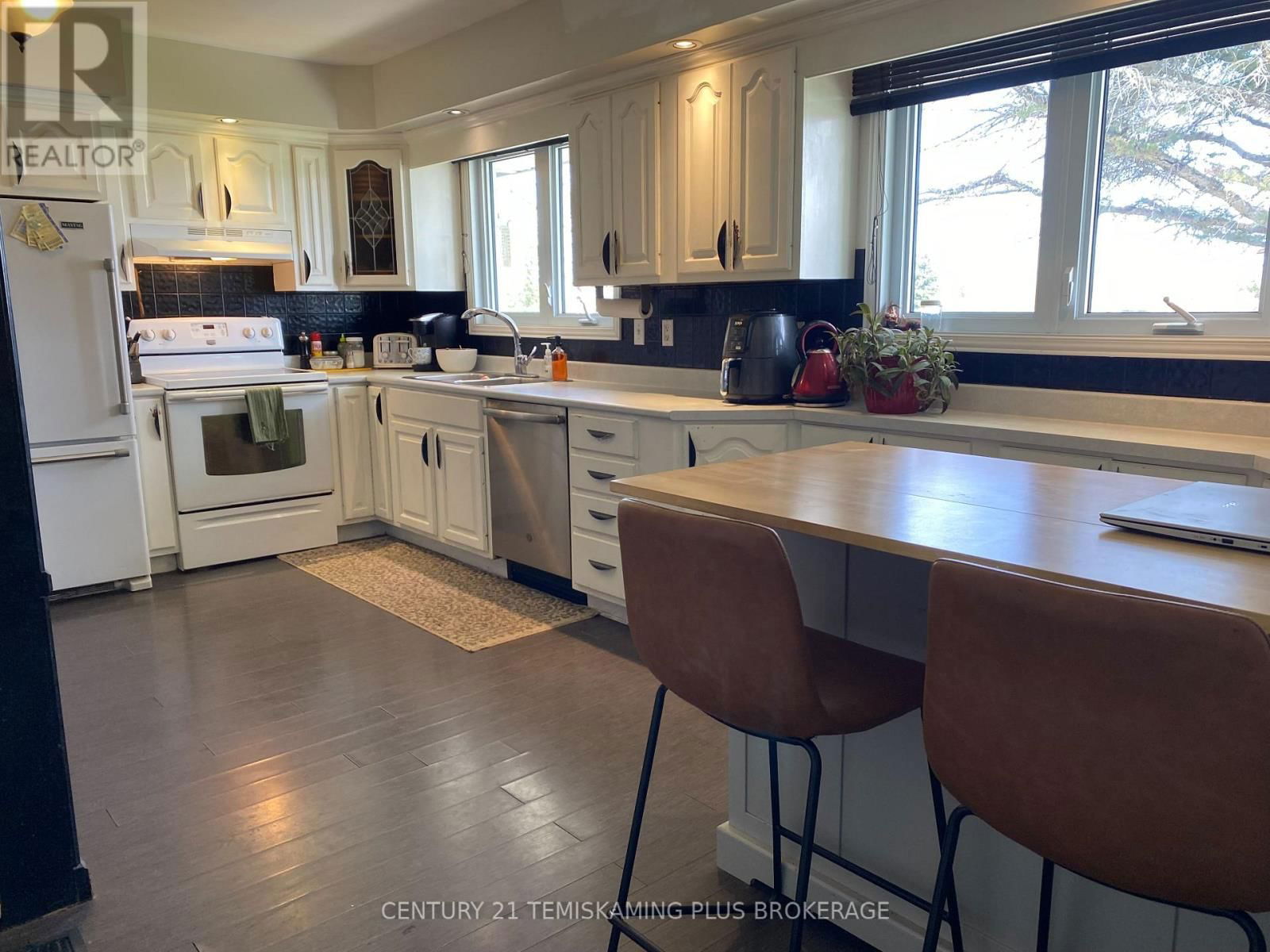 516 ROSS AVENUE Image 3
