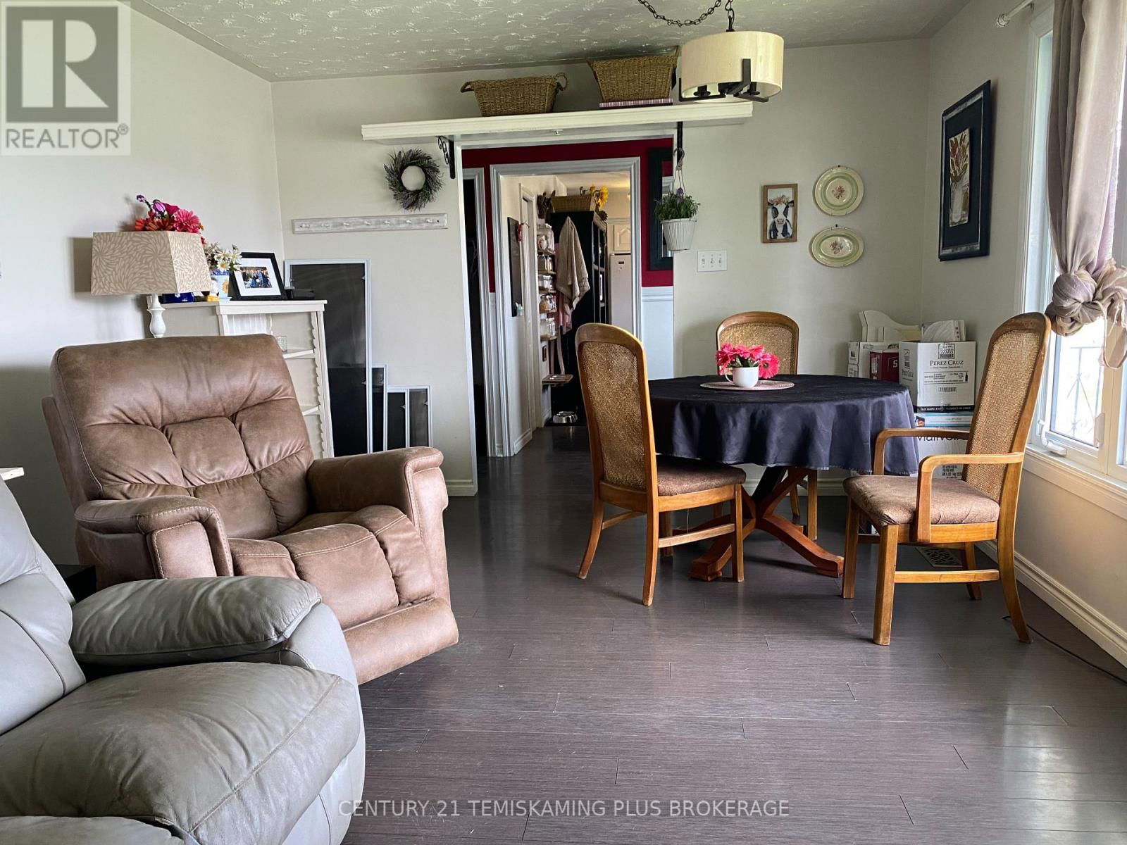 516 ROSS AVENUE Image 8