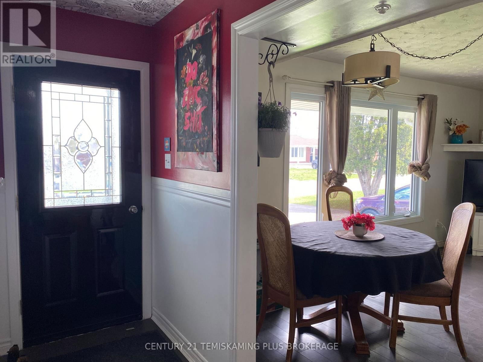516 ROSS AVENUE Image 9