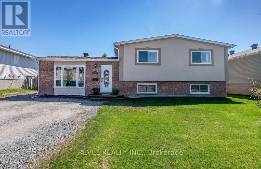 107 GIRDWOOD CRESCENT Image 1