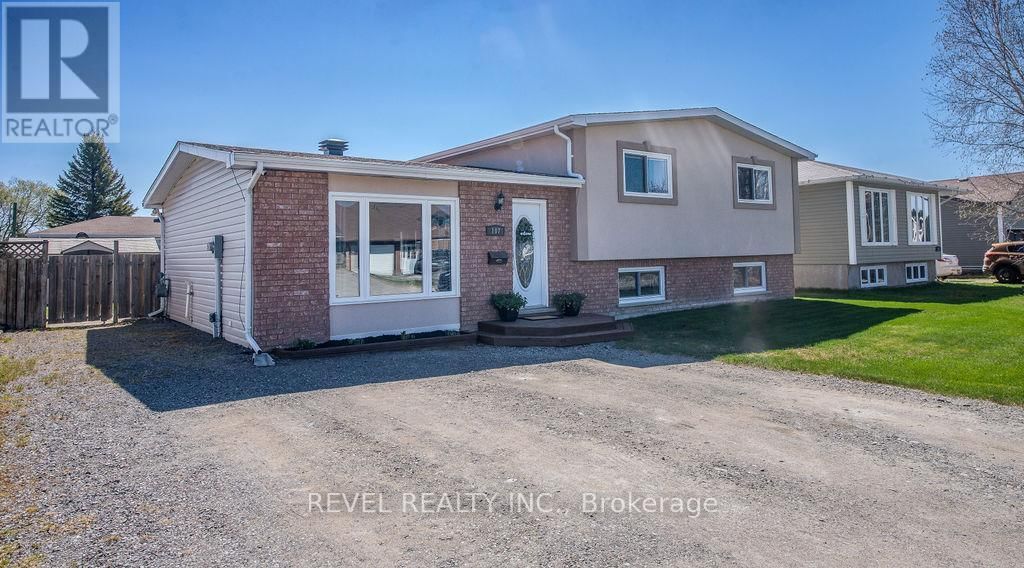 107 GIRDWOOD CRESCENT Image 2
