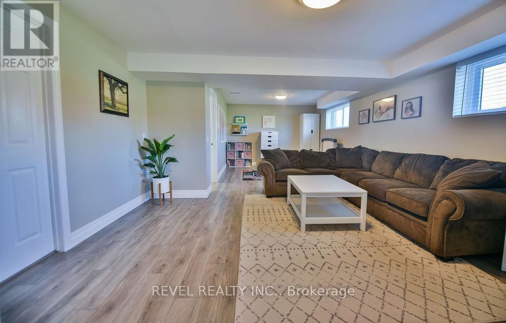 107 GIRDWOOD CRESCENT Image 28
