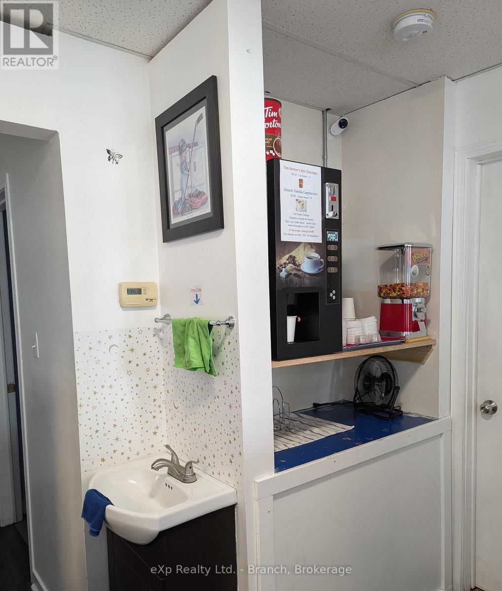 131-133 WHITEWOOD AVENUE Image 13