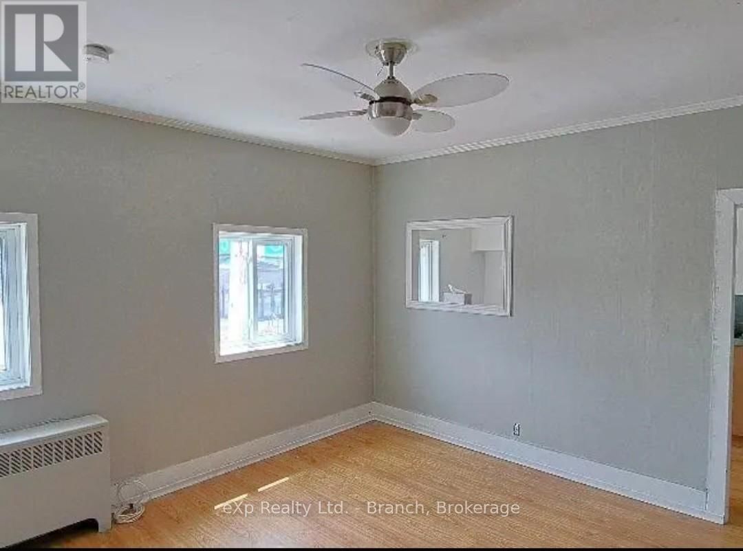 131-133 WHITEWOOD AVENUE Image 33