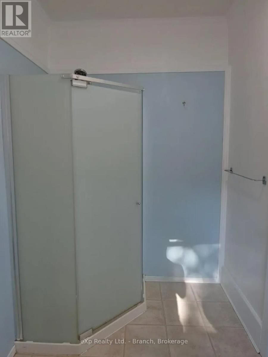 131-133 WHITEWOOD AVENUE Image 36