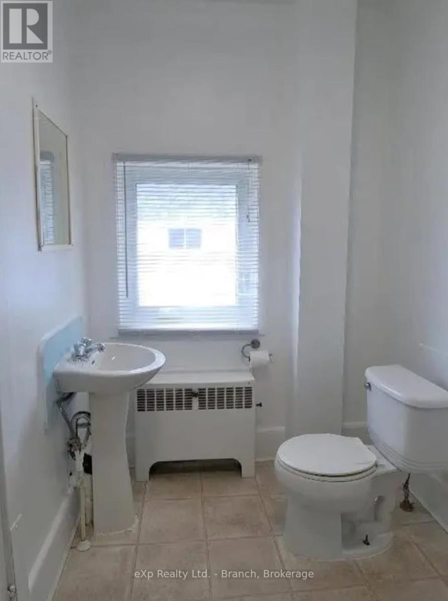 131-133 WHITEWOOD AVENUE Image 37