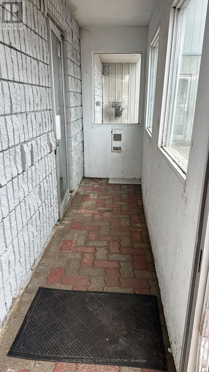1 655 HIGHWAY Image 17