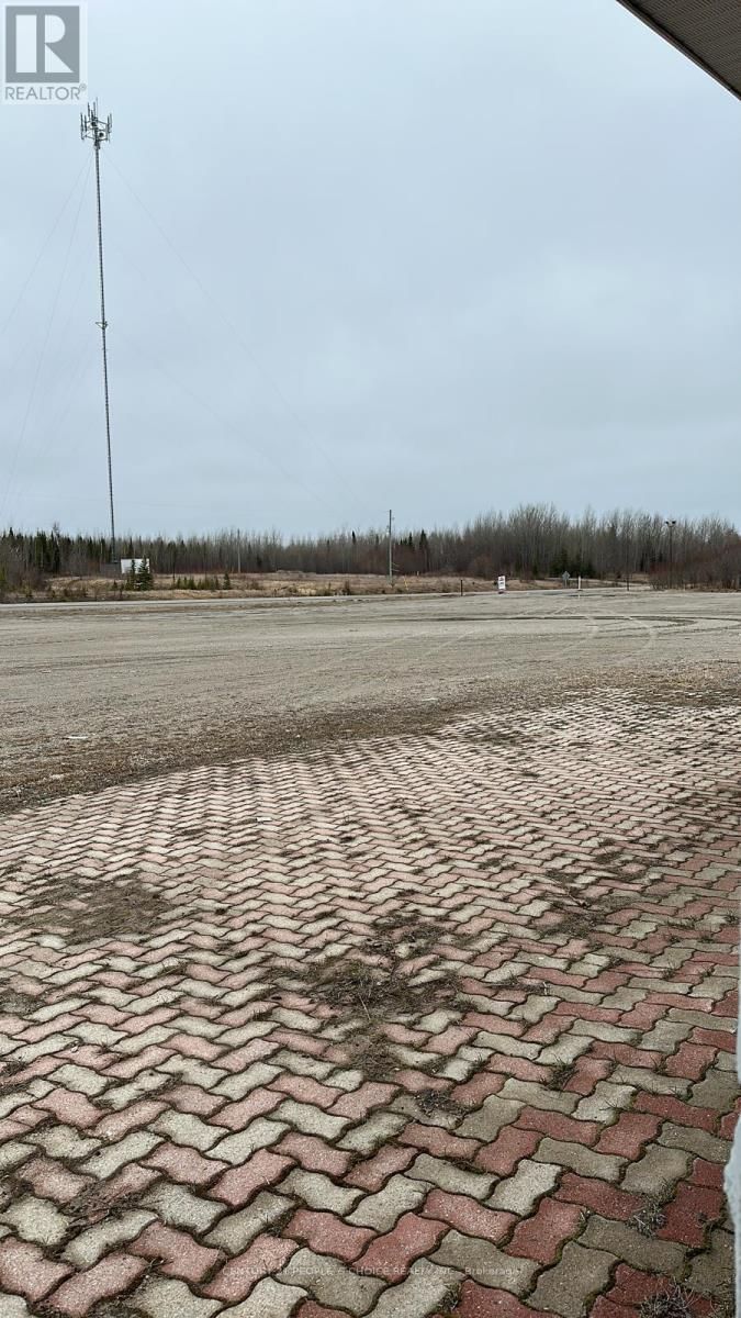 1 655 HIGHWAY Image 34