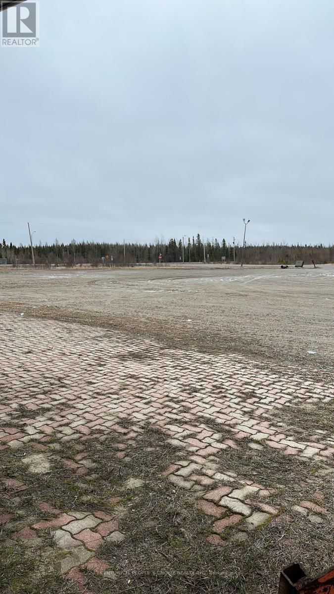 1 655 HIGHWAY Image 35