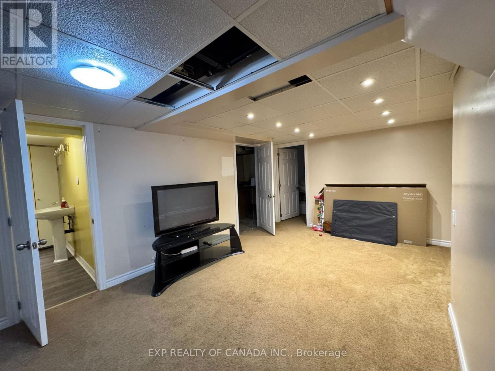 170 KENT AVENUE Image 12