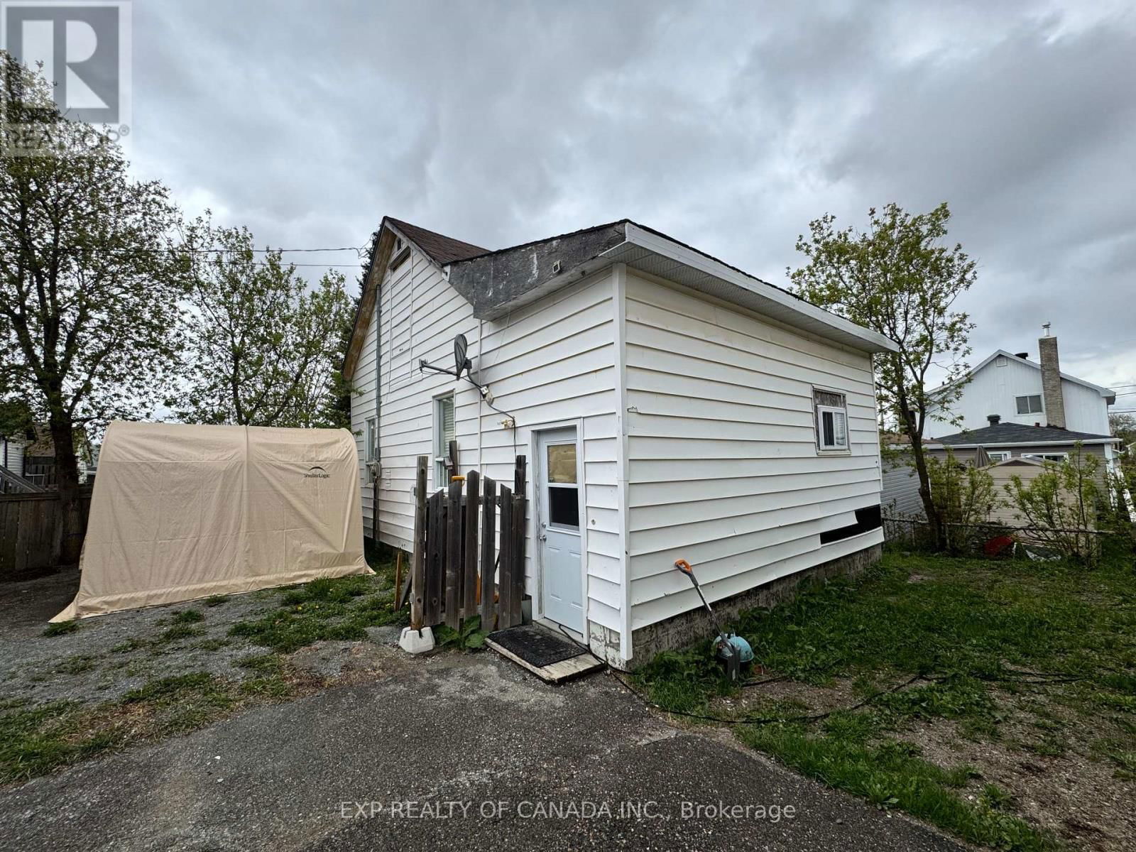 170 KENT AVENUE Image 18