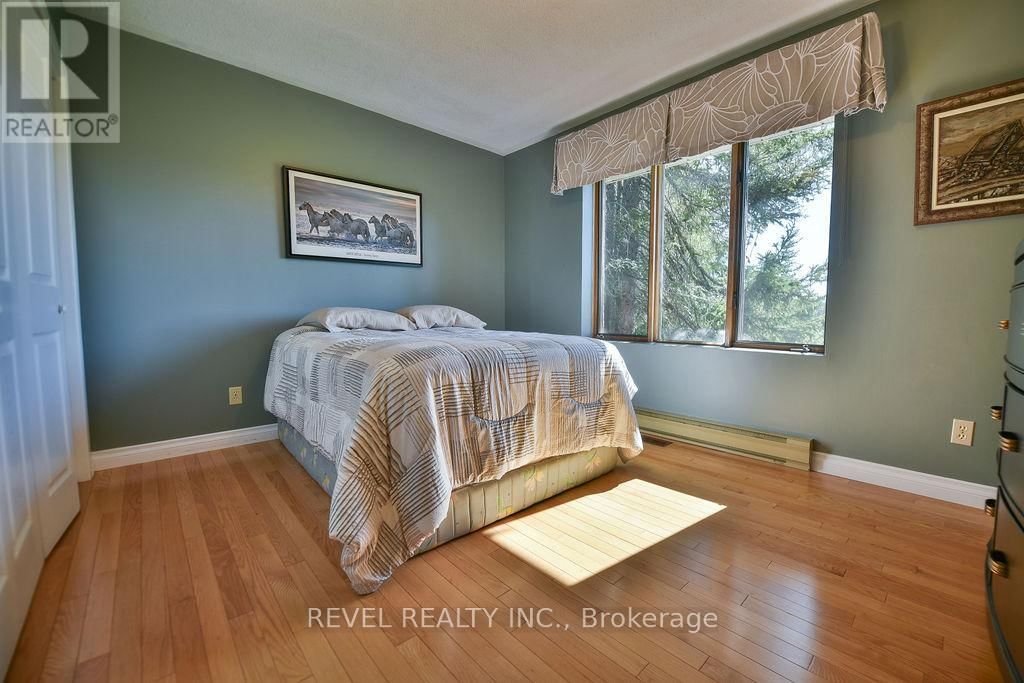 1255 SHIRLEY STREET NORTH Image 23