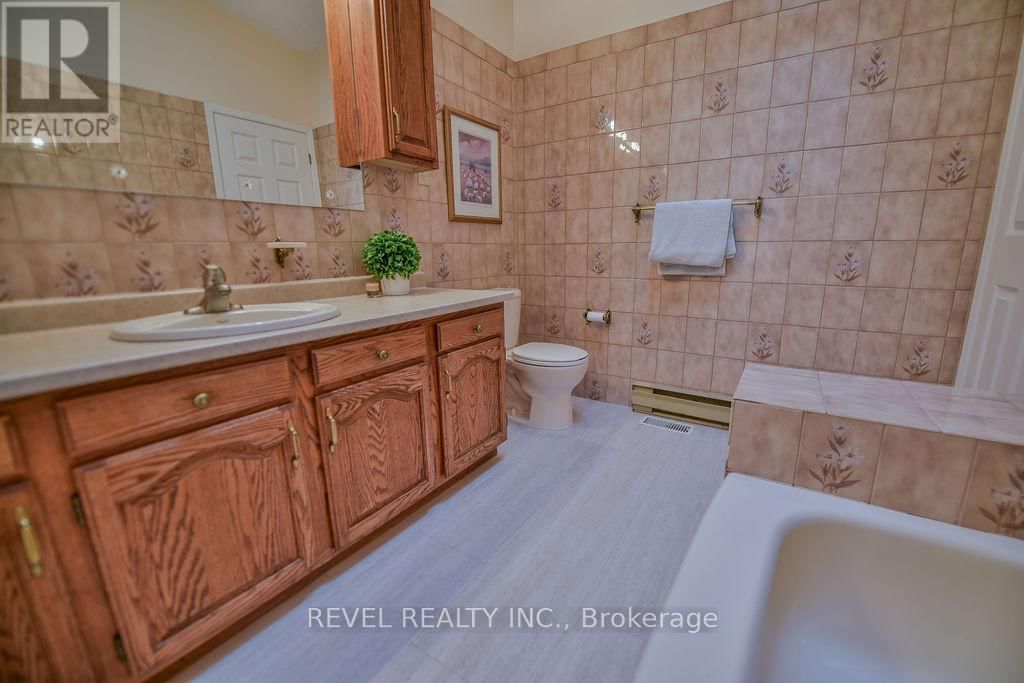 1255 SHIRLEY STREET NORTH Image 25