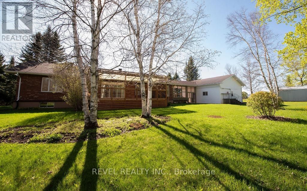 1255 SHIRLEY STREET NORTH Image 41