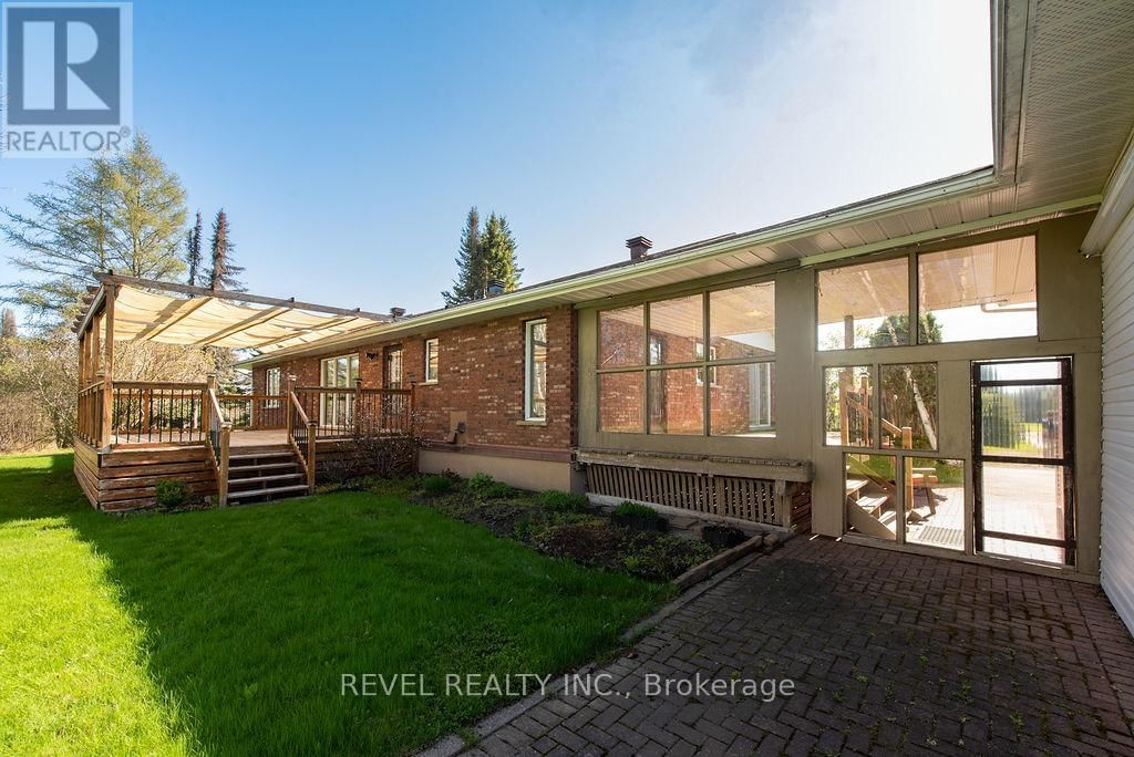 1255 SHIRLEY STREET NORTH Image 49