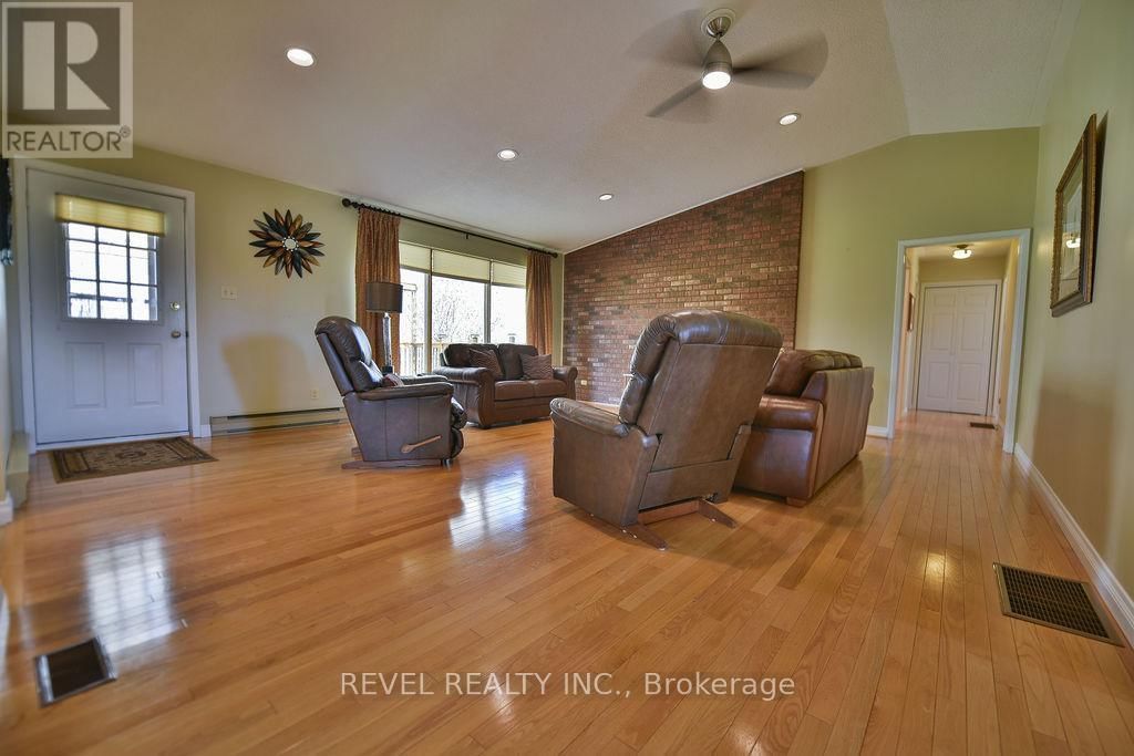 1255 SHIRLEY STREET NORTH Image 8