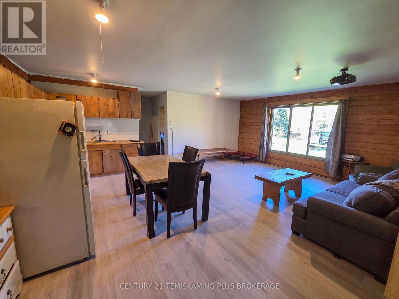 973293 567 HIGHWAY Image 9