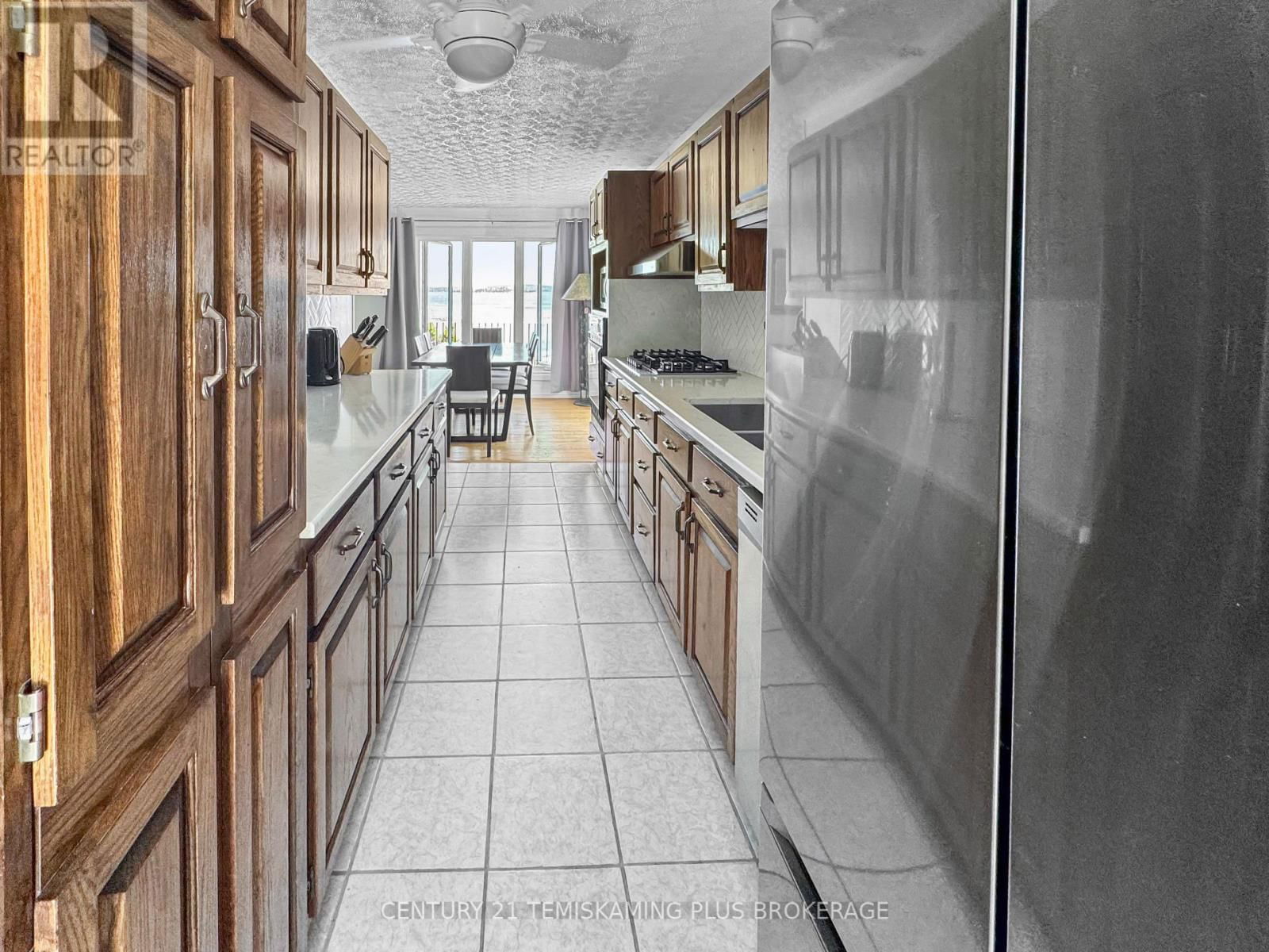 501178 BERRY ROAD Image 10