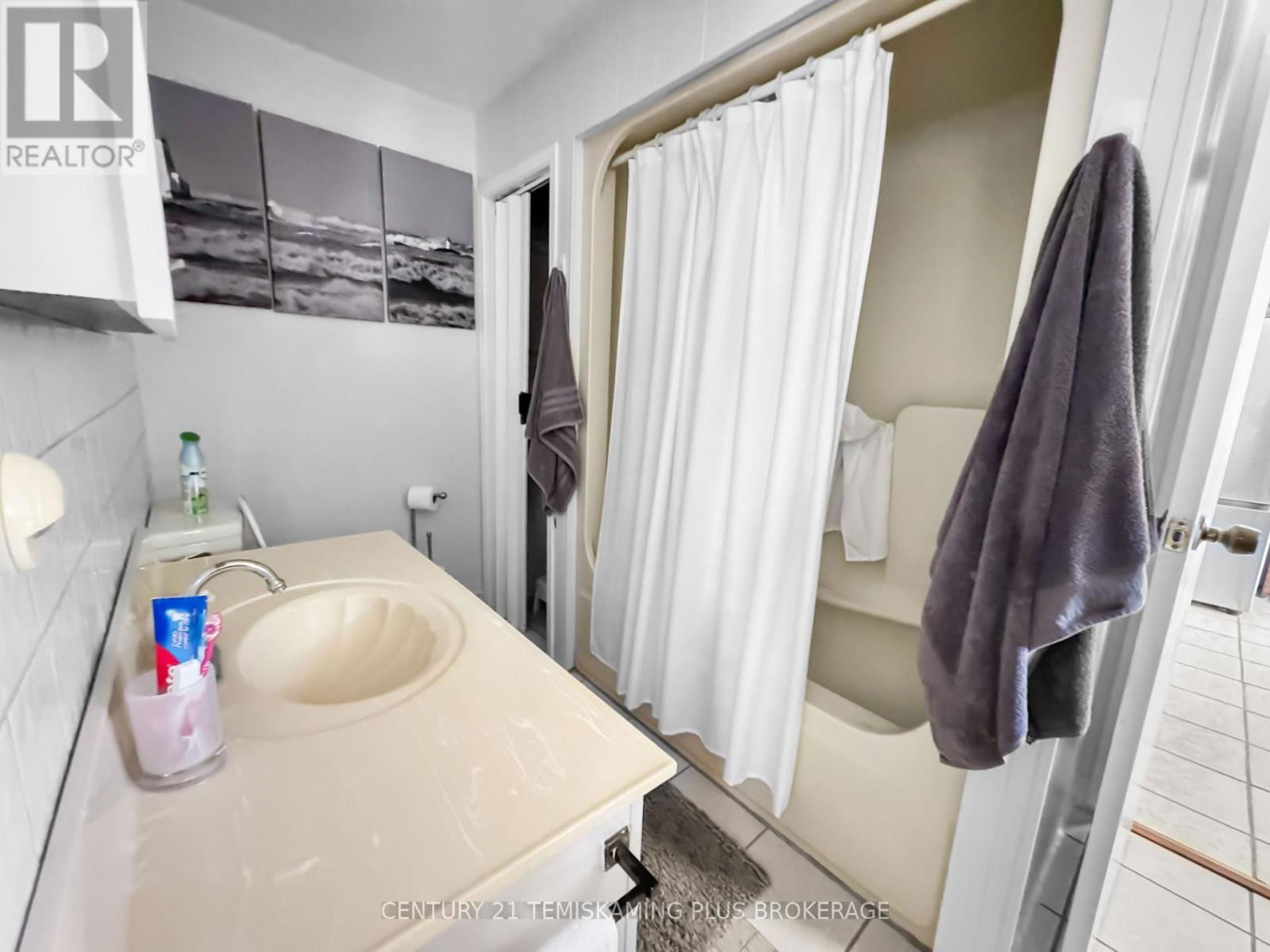 501178 BERRY ROAD Image 14