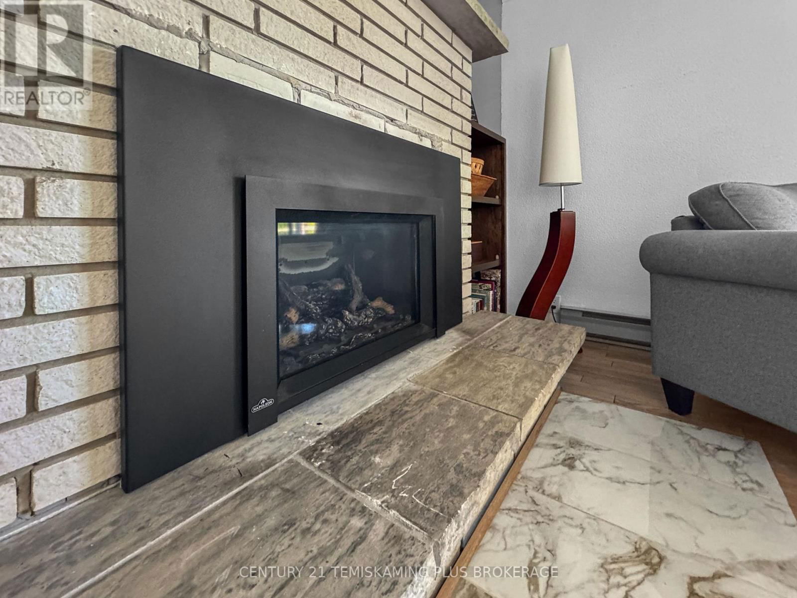 501178 BERRY ROAD Image 9