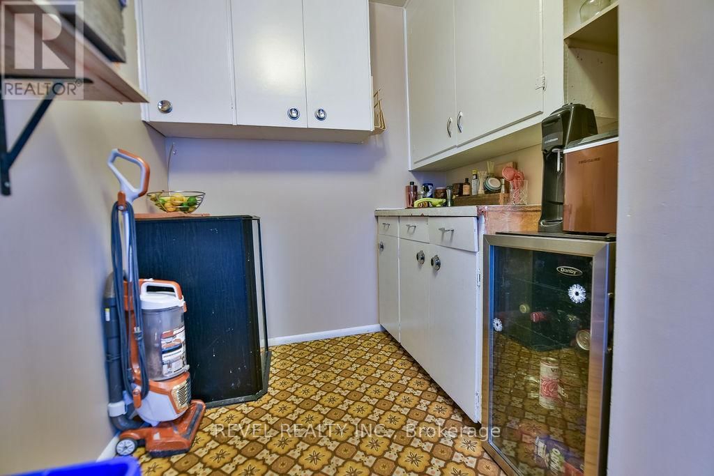211 JUBILEE AVENUE WEST Image 11