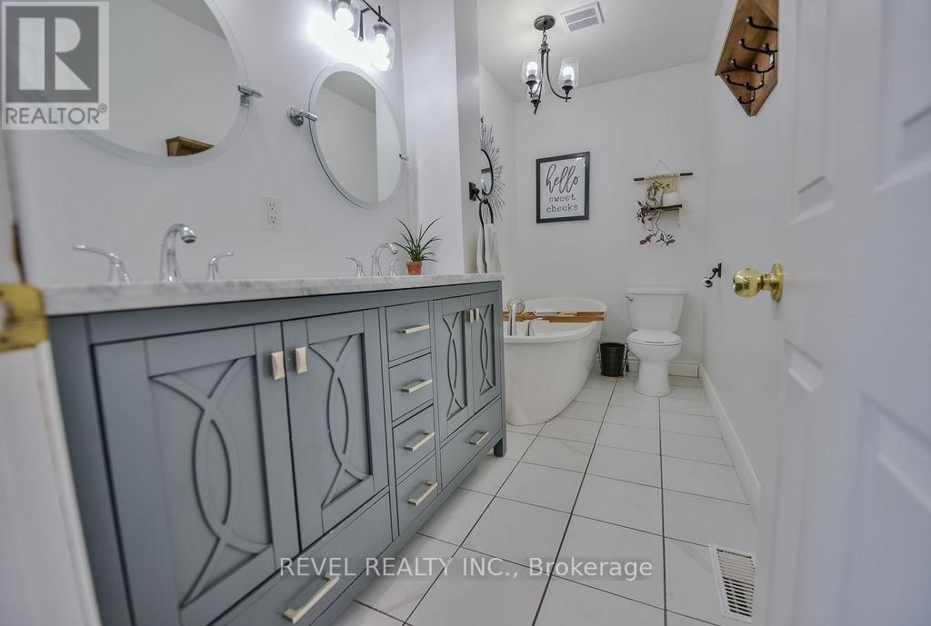 211 JUBILEE AVENUE WEST Image 16