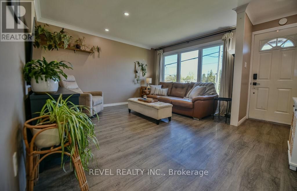 211 JUBILEE AVENUE WEST Image 2