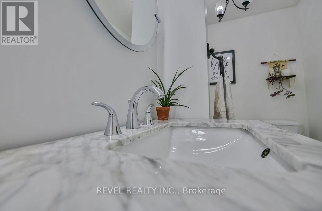 211 JUBILEE AVENUE WEST Image 20