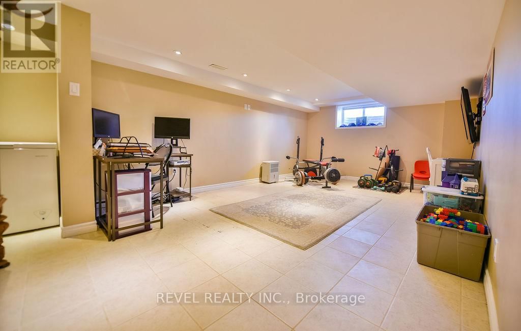 211 JUBILEE AVENUE WEST Image 21