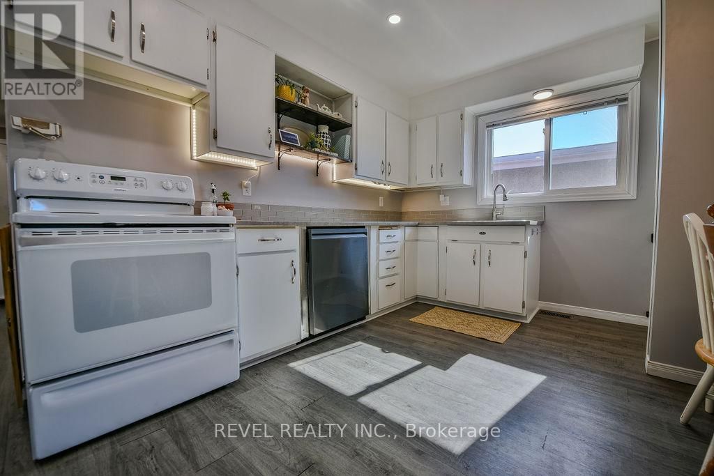 211 JUBILEE AVENUE WEST Image 4
