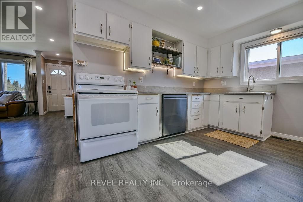 211 JUBILEE AVENUE WEST Image 5