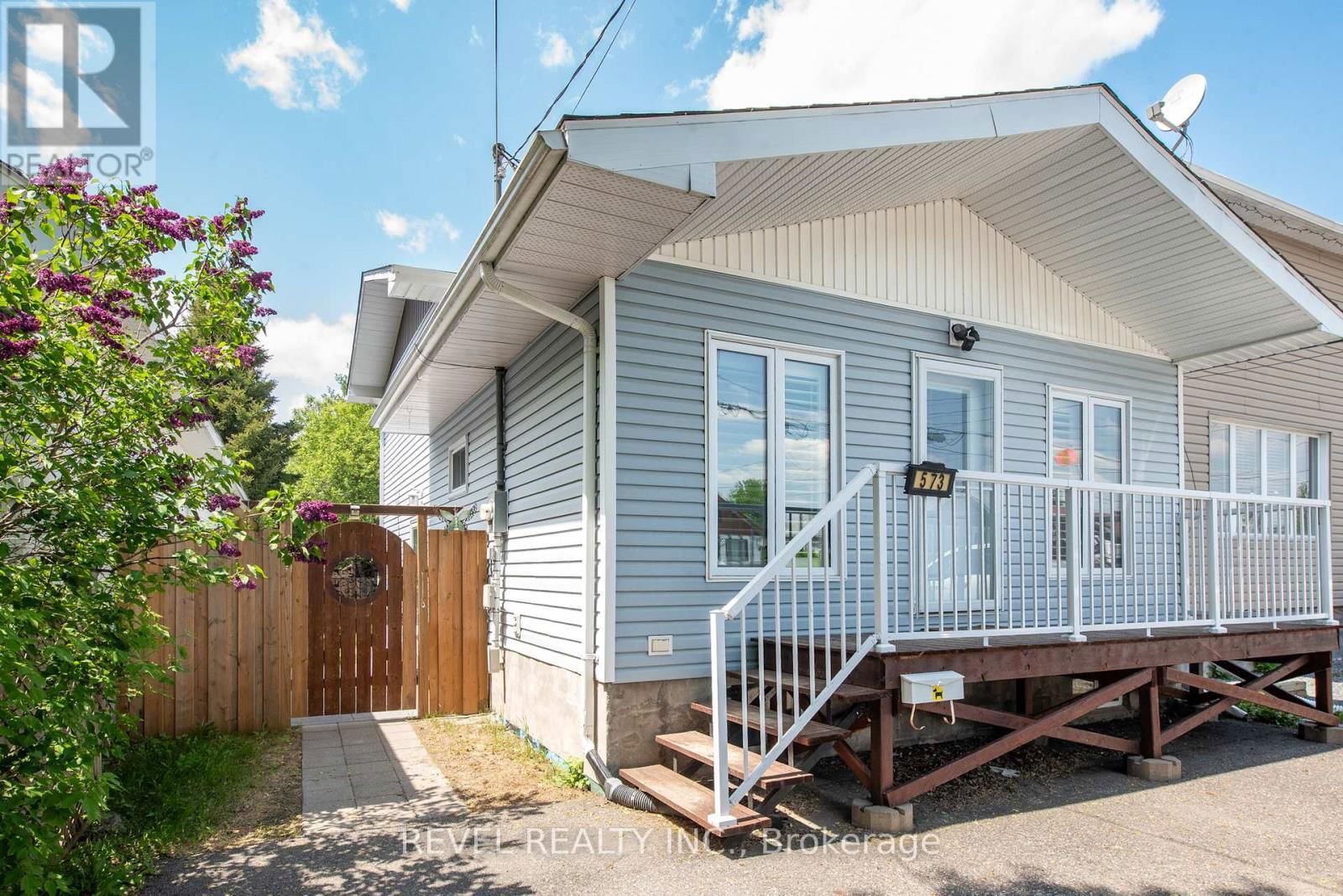 573 BIRCH STREET SOUTH Image 1