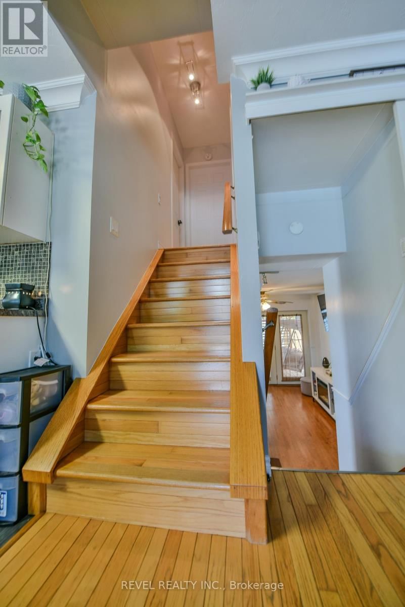 573 BIRCH STREET SOUTH Image 13