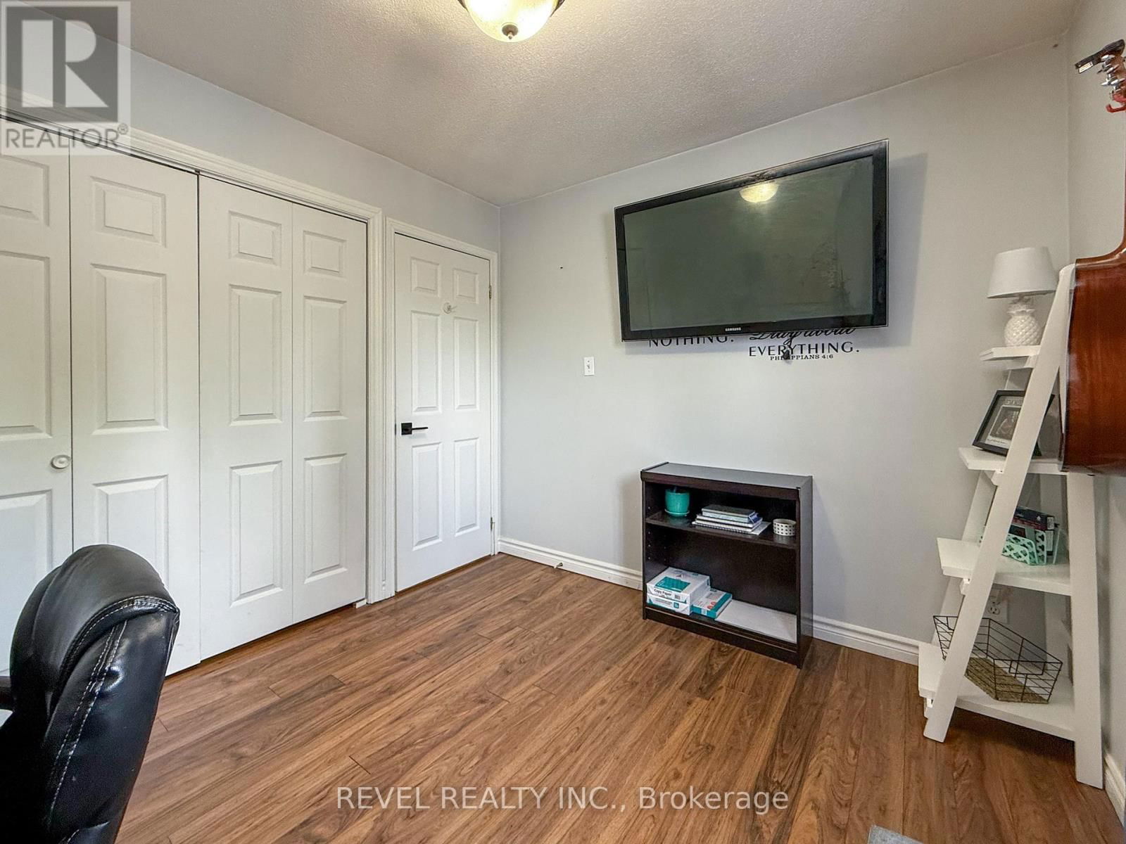 573 BIRCH STREET SOUTH Image 17