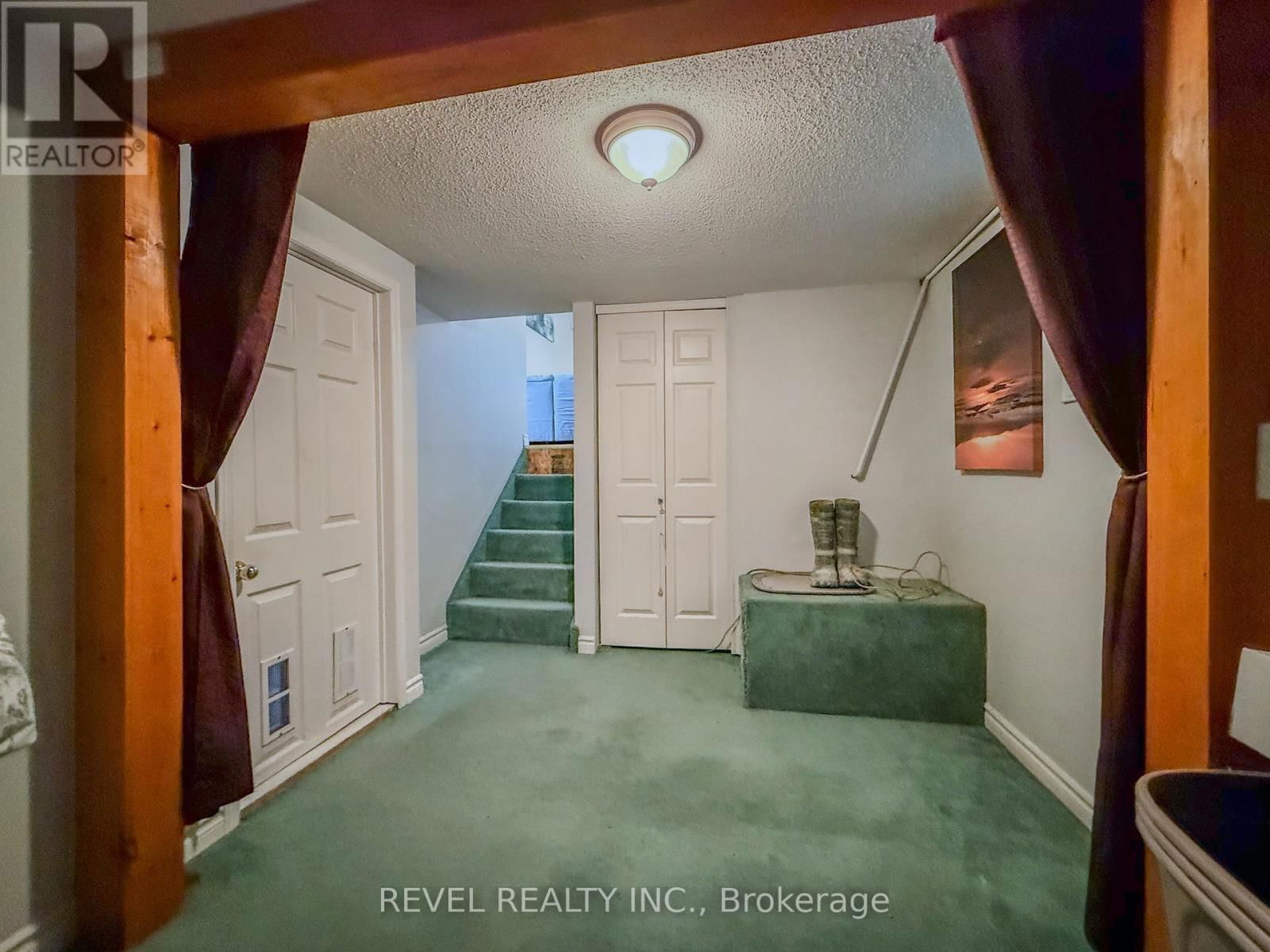 573 BIRCH STREET SOUTH Image 25