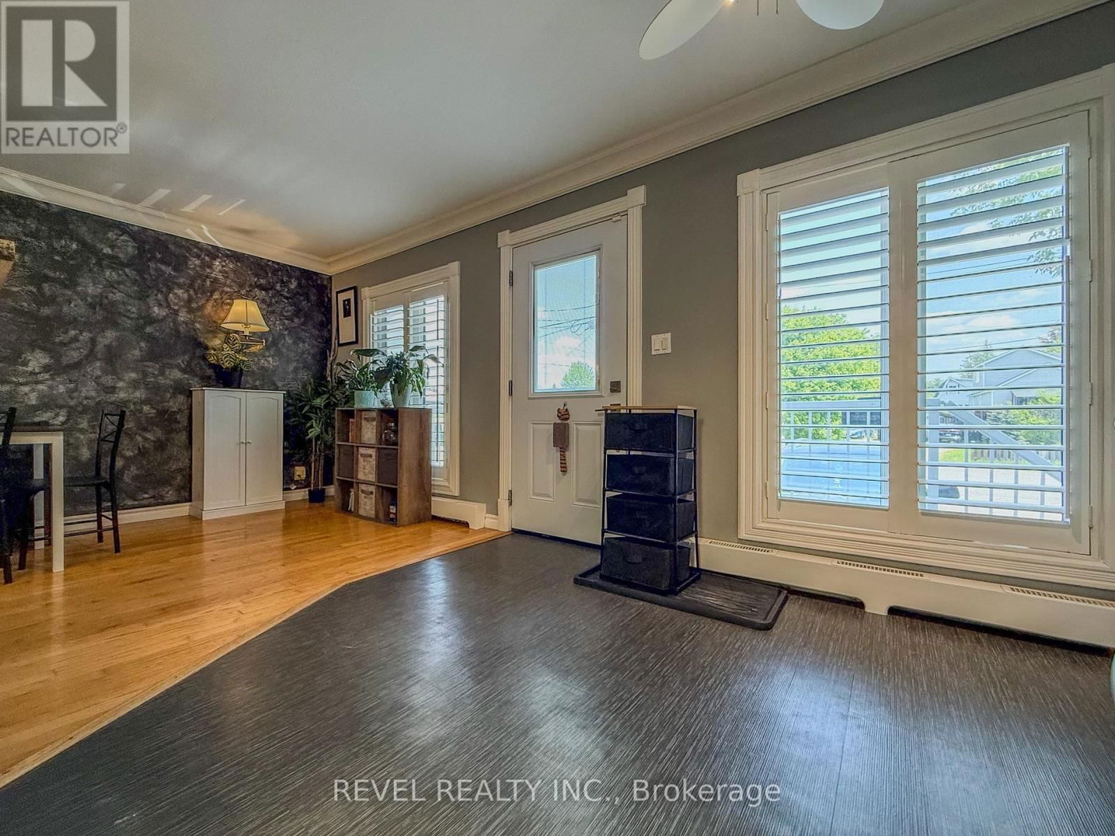 573 BIRCH STREET SOUTH Image 7
