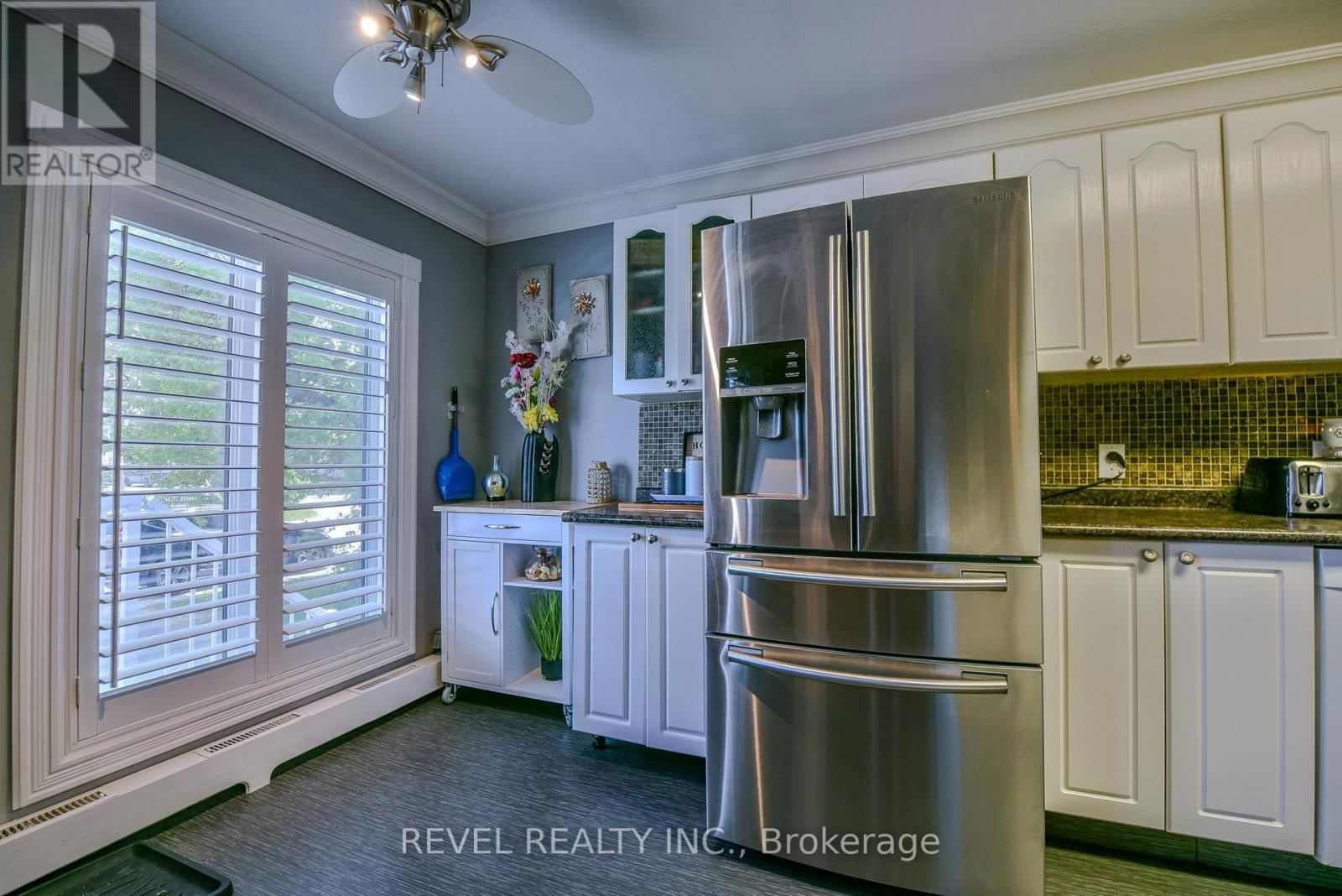 573 BIRCH STREET SOUTH Image 8
