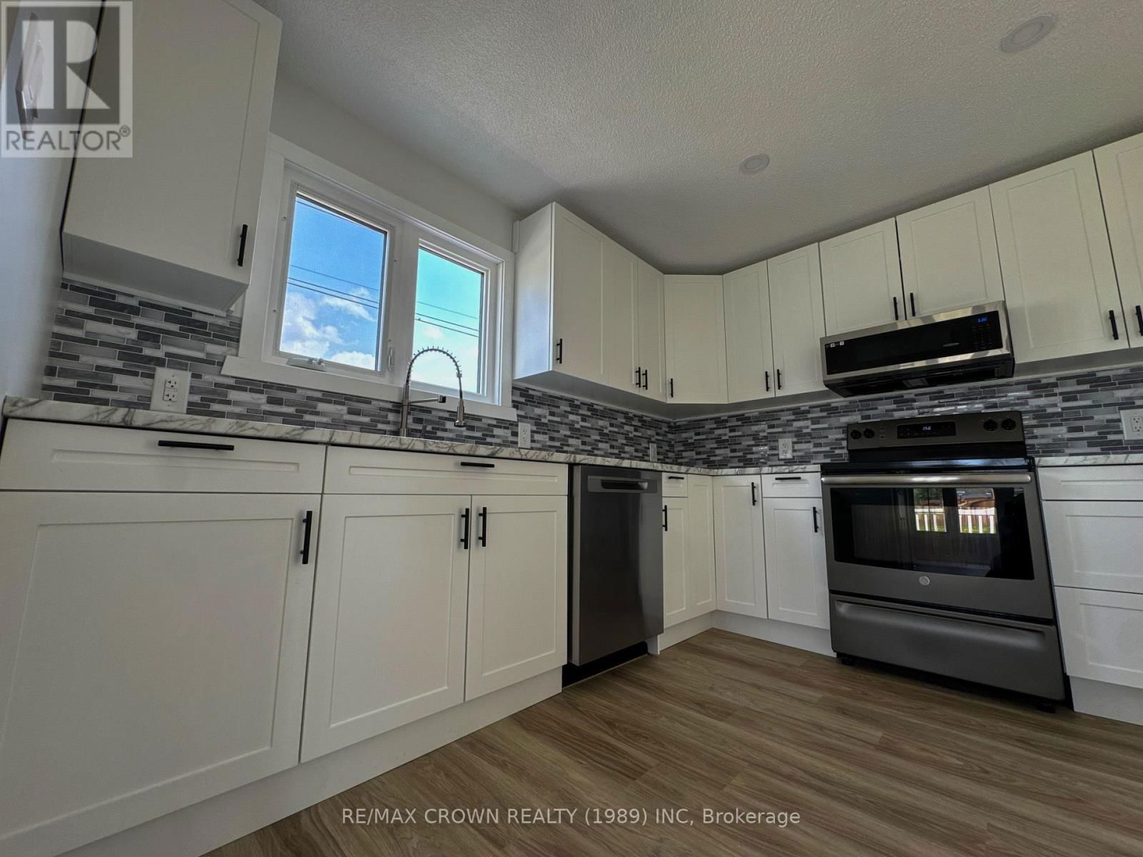 1 BRYANT STREET Image 17