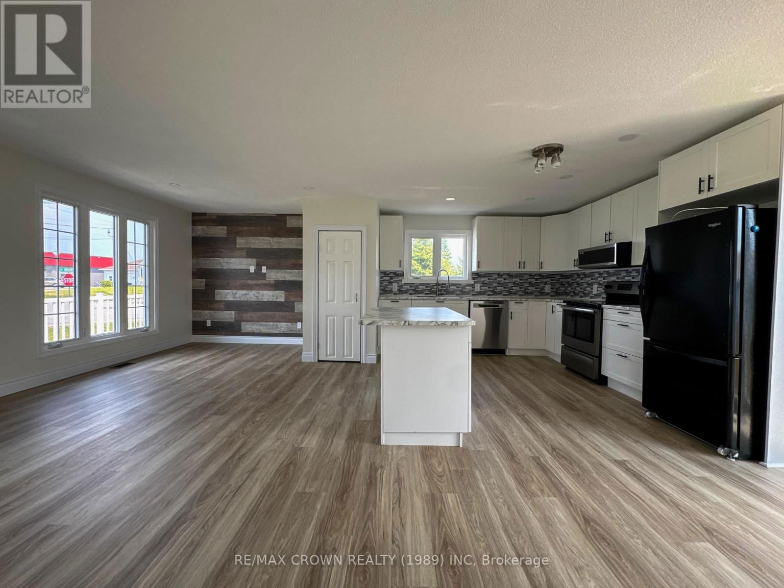 1 BRYANT STREET Image 9