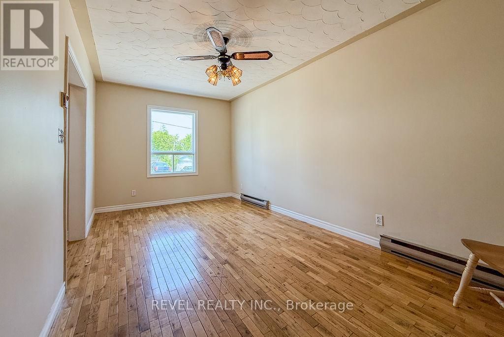23-25 AURA LAKE STREET Image 13