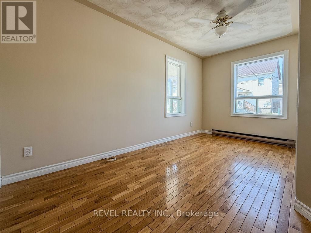 23-25 AURA LAKE STREET Image 15