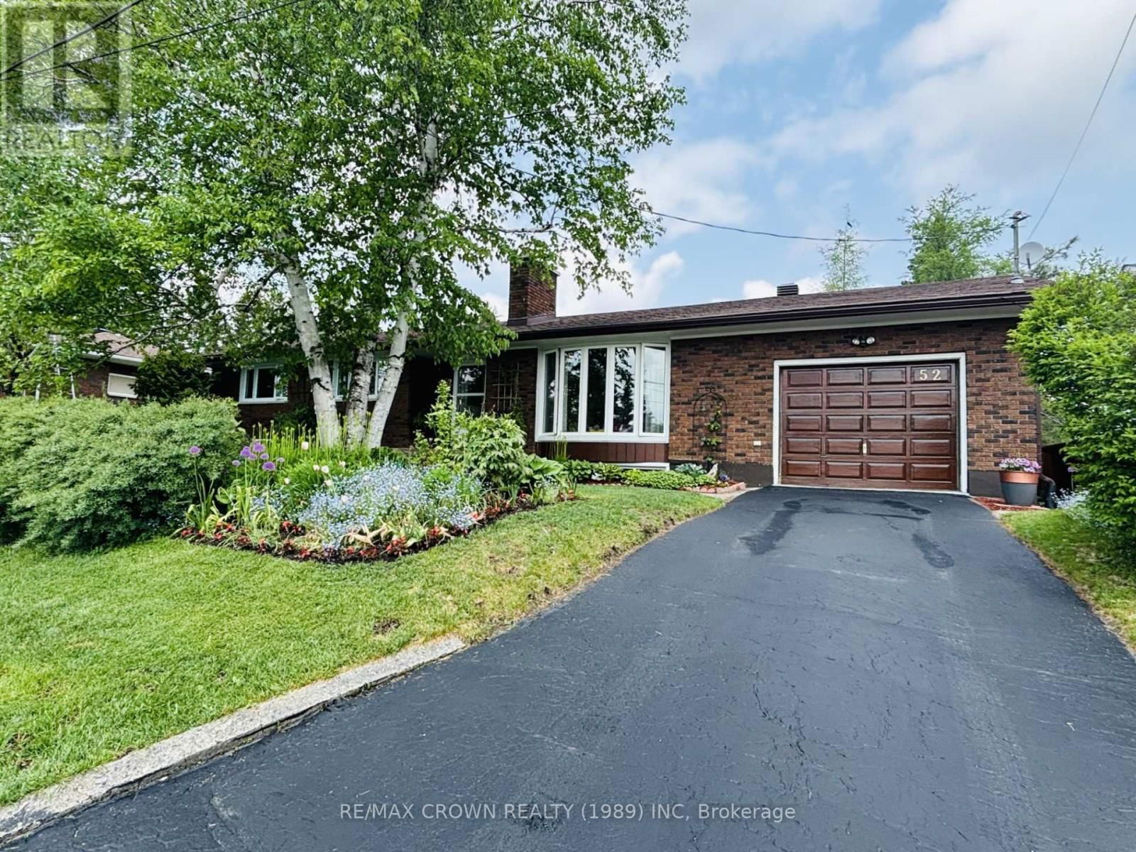 52 HELLEN AVENUE Image 2