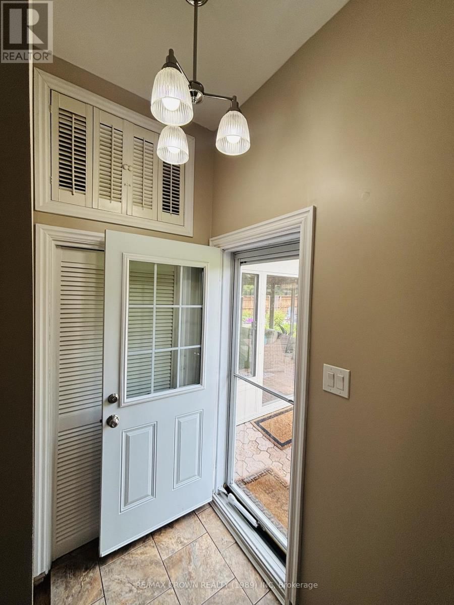 52 HELLEN AVENUE Image 21