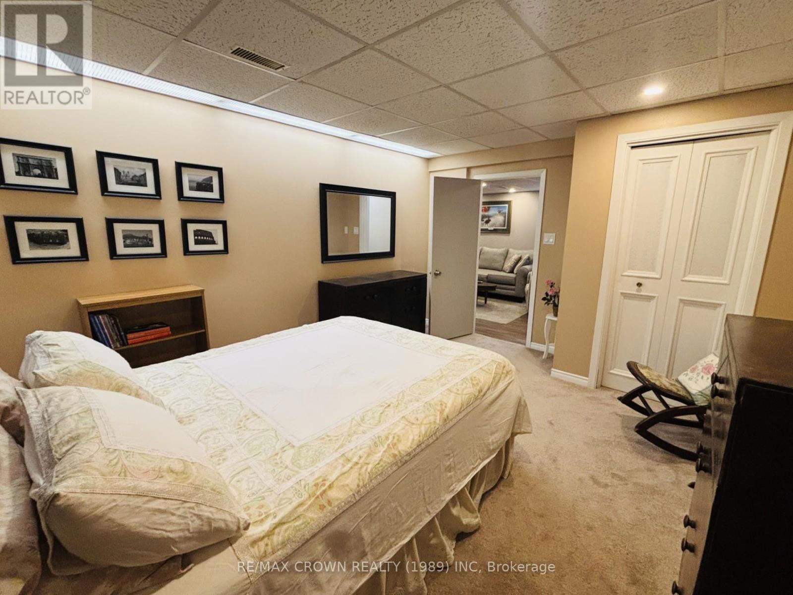 52 HELLEN AVENUE Image 26