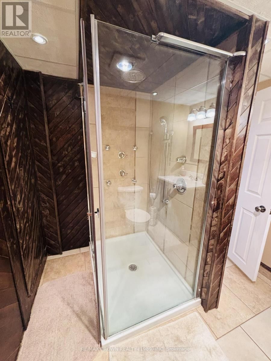 52 HELLEN AVENUE Image 28