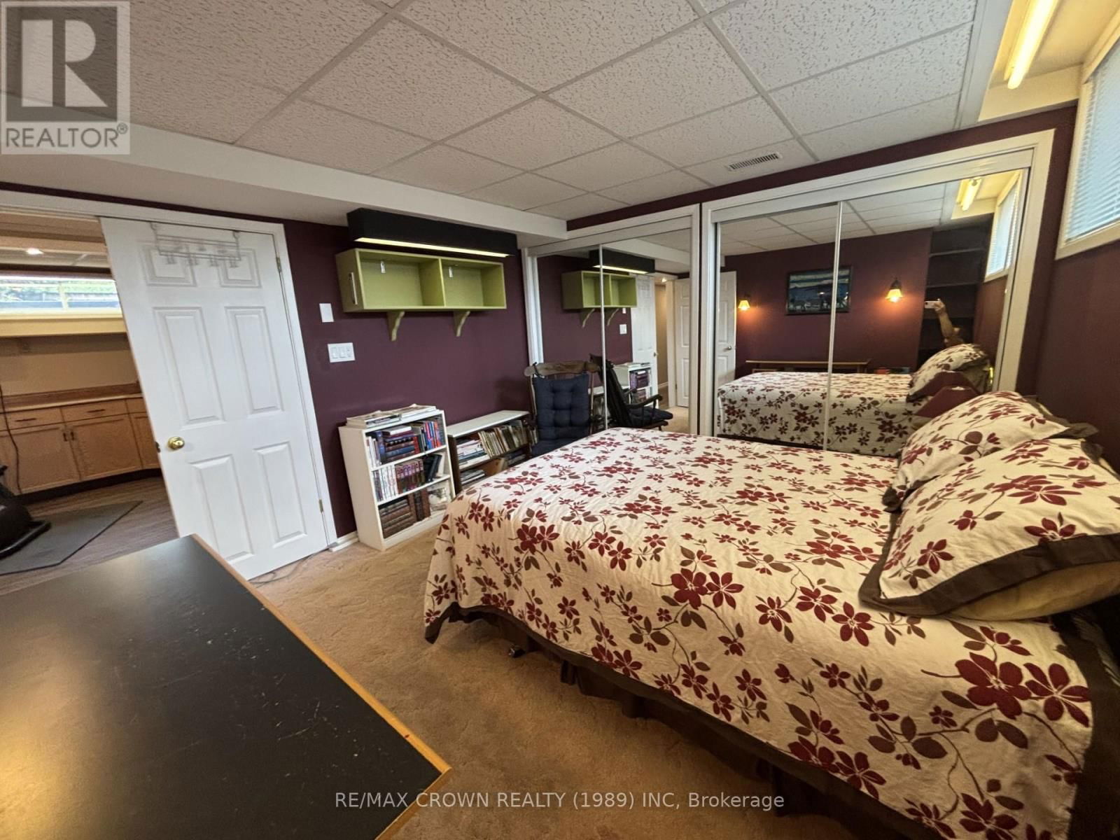 52 HELLEN AVENUE Image 32