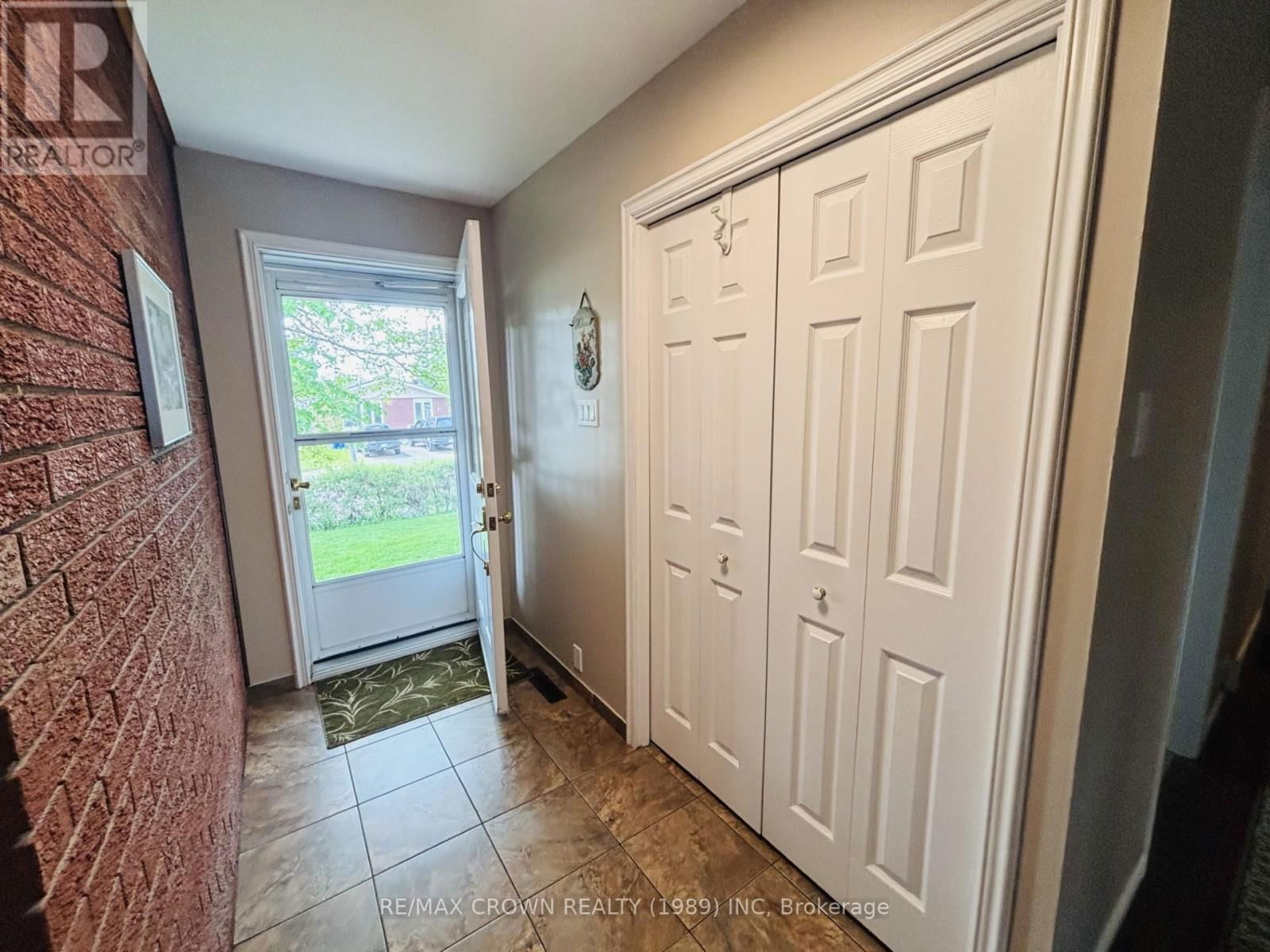 52 HELLEN AVENUE Image 4