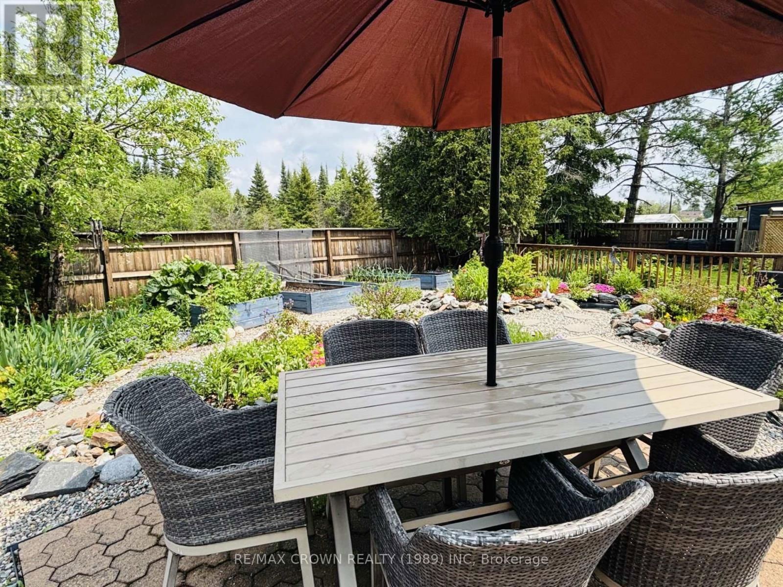 52 HELLEN AVENUE Image 40